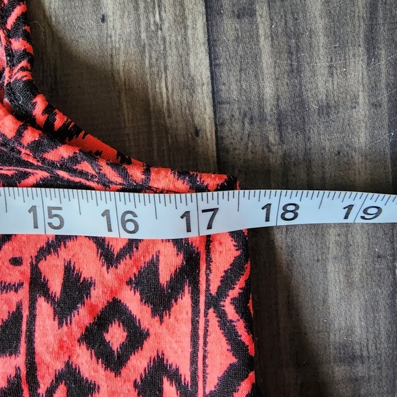 Forever 21 pink/black cropped tank top - Picture 5 of 6